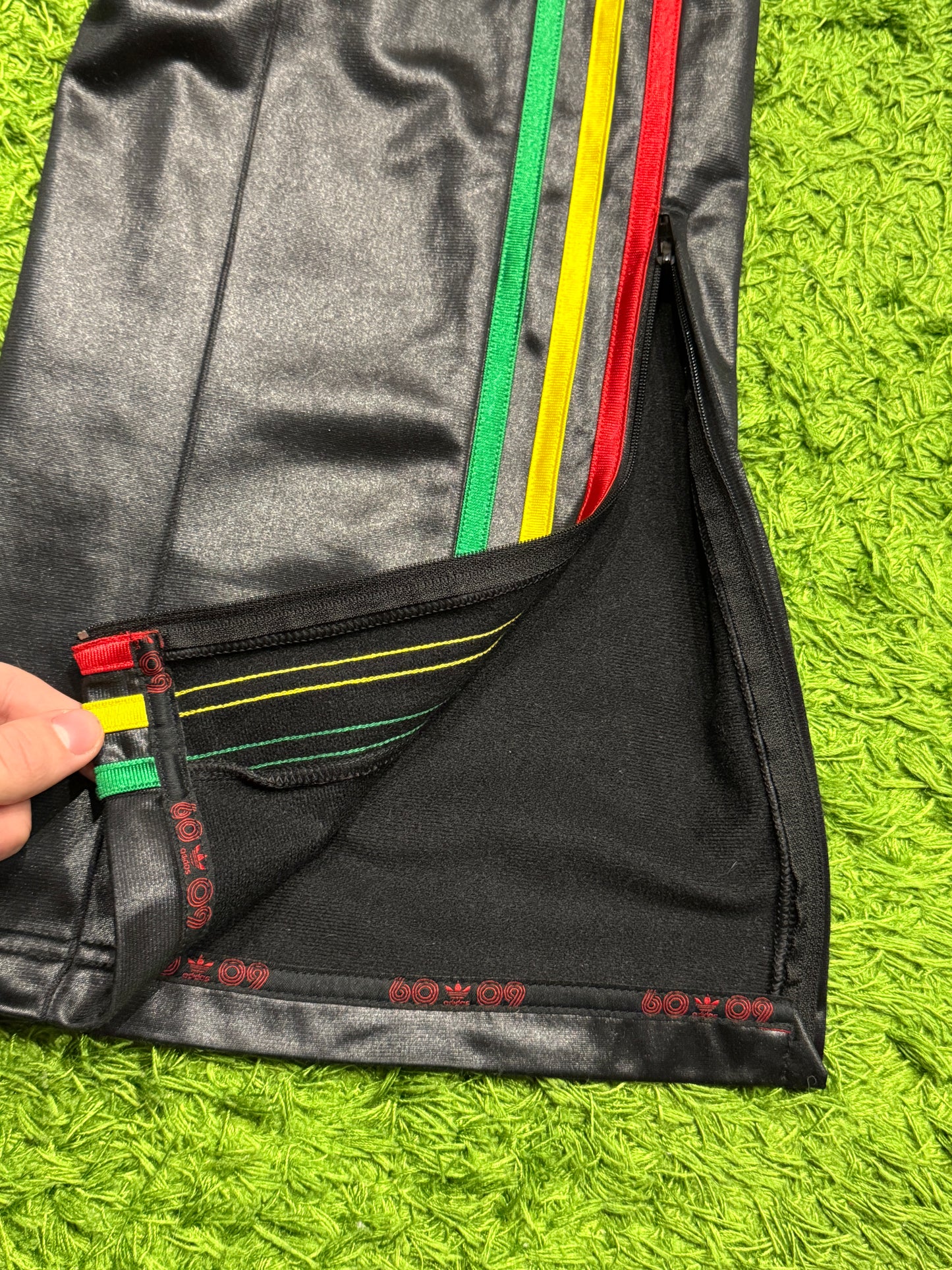 Spodnie dresowe Adidas Originals x Bob Marley Jamaica track pants
