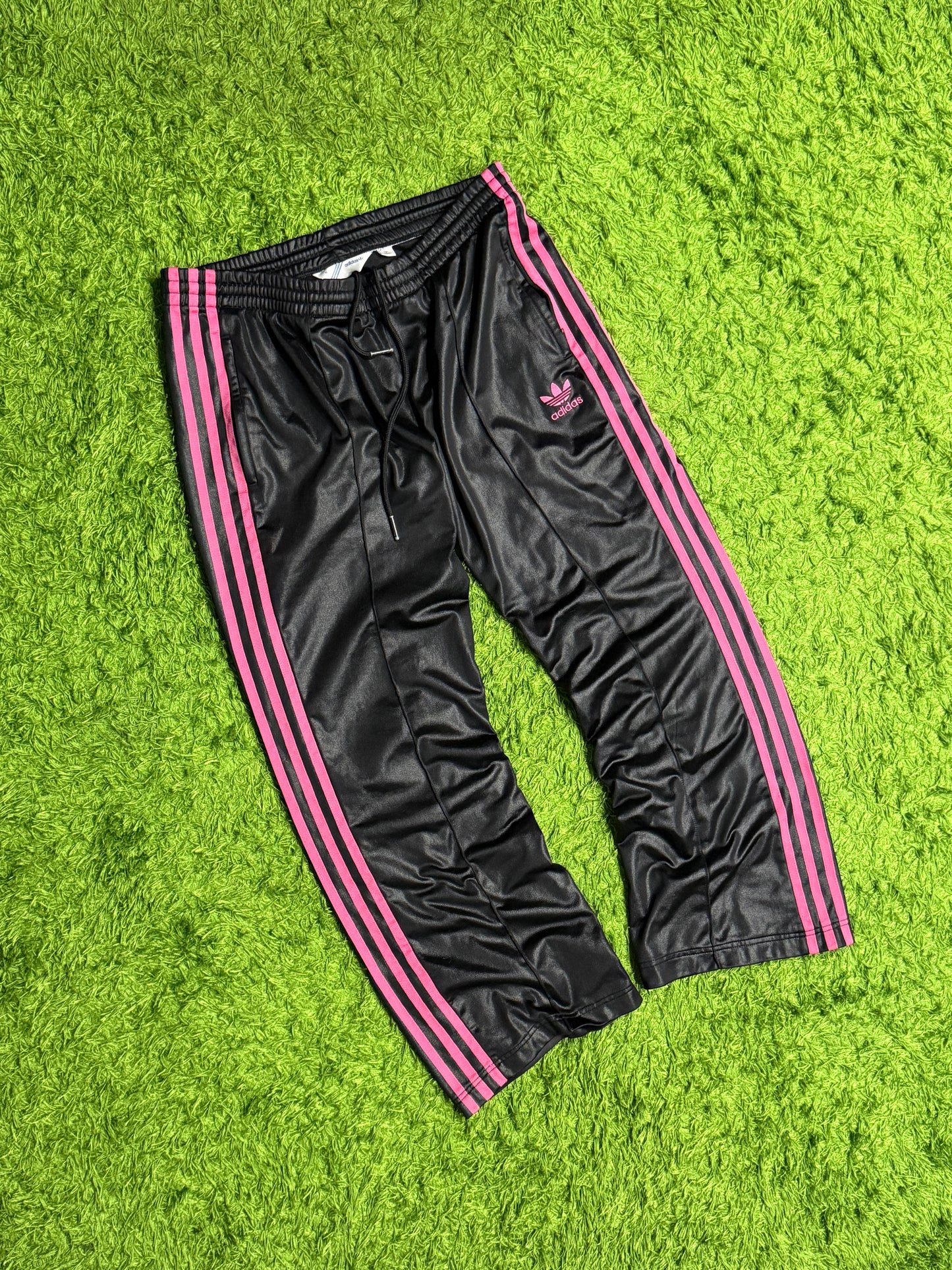 Spodnie dresowe czarne Adidas Originals Chile 62' Firebird viral