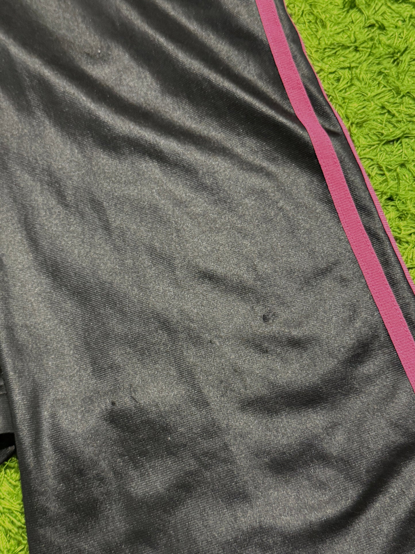 Spodnie dresowe czarne Adidas Originals Chile 62' Firebird viral
