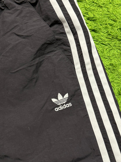 Spodnie ortalionowe czarne Adidas Originals Firebird track pants