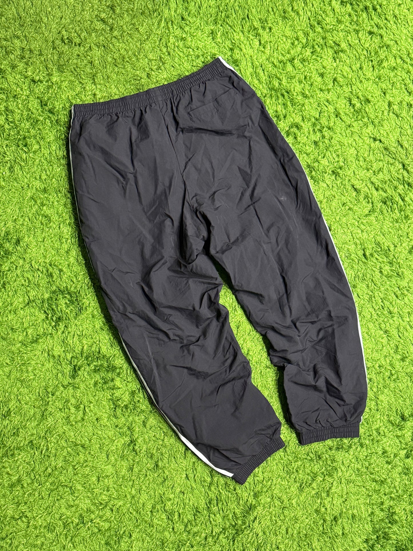 Spodnie ortalionowe czarne Adidas Originals Firebird track pants