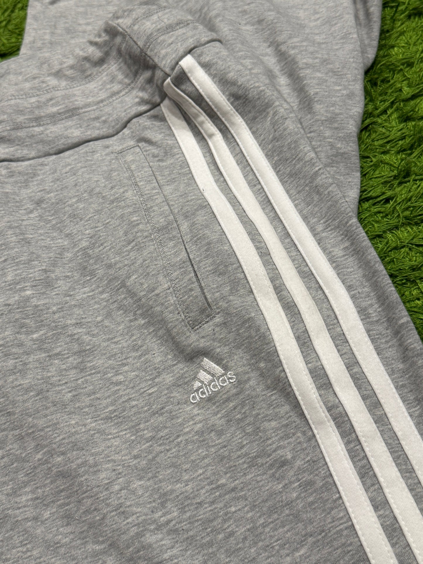 Spodnie dresowe Adidas baggy sweatpants