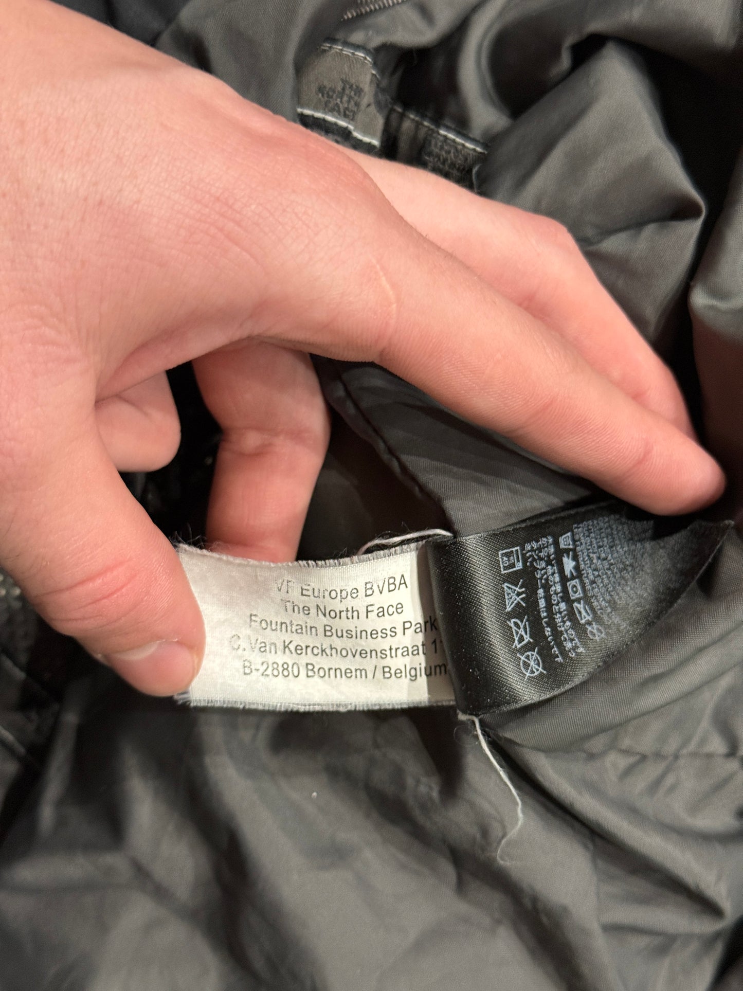 Kurtka czarna wiatrówka Thr North Face gore-tex