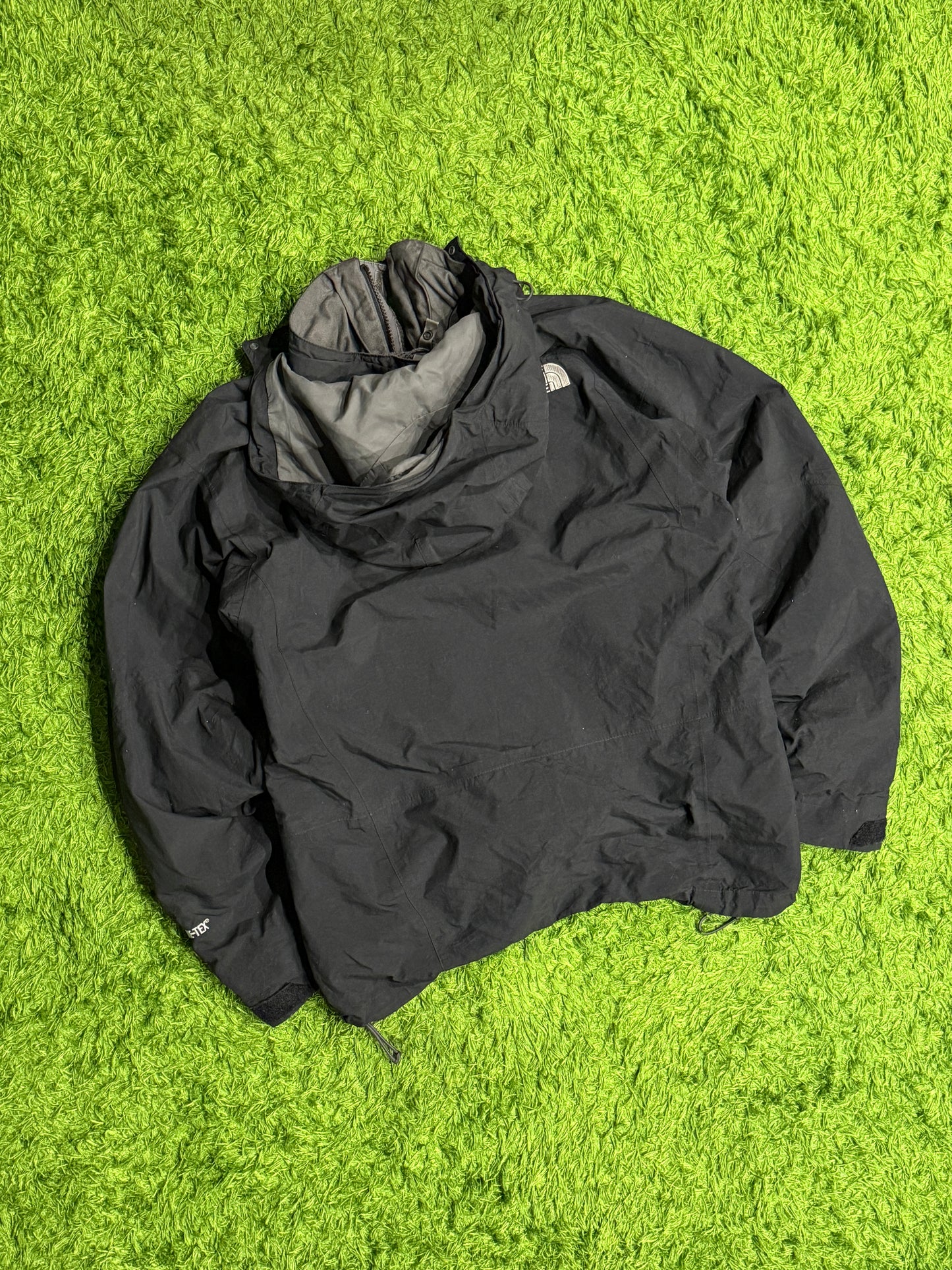 Kurtka czarna wiatrówka Thr North Face gore-tex