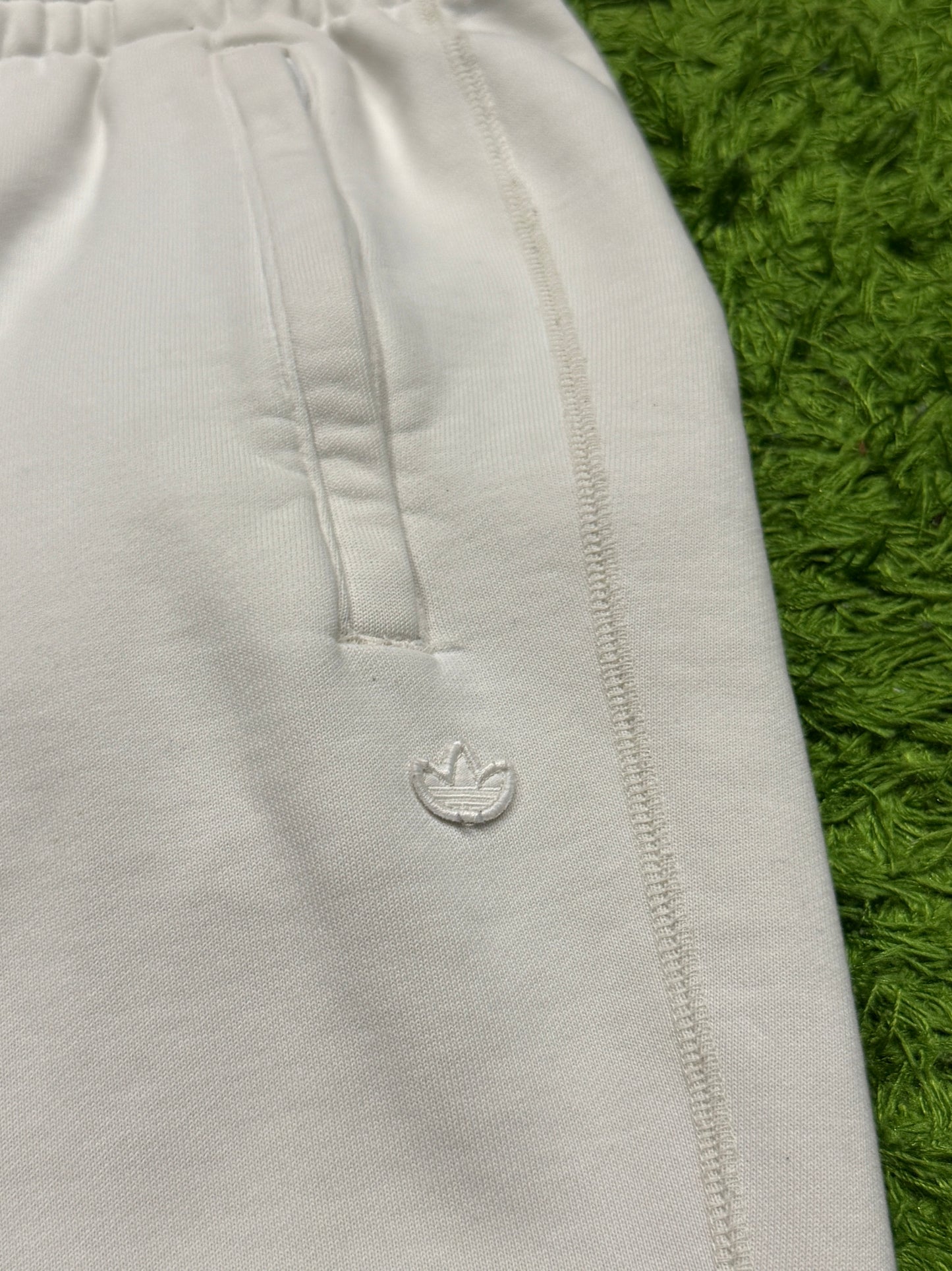Spodnie dresowe białe Adidas Originals Trefoil logo