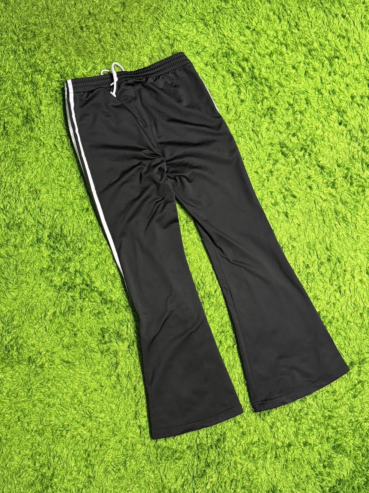 Spodnie dresowe czarne Adidas Originals Firebird dzwony