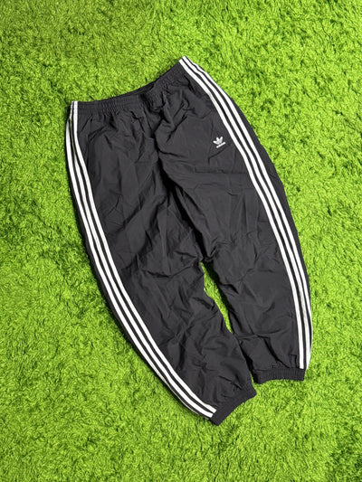 Spodnie ortalionowe czarne Adidas Originals Firebird track pants