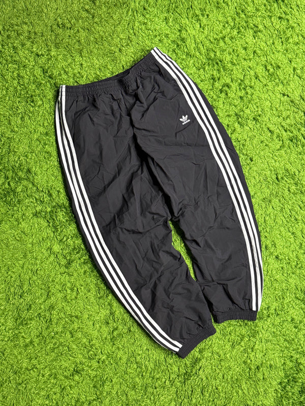 Spodnie ortalionowe czarne Adidas Originals Firebird track pants