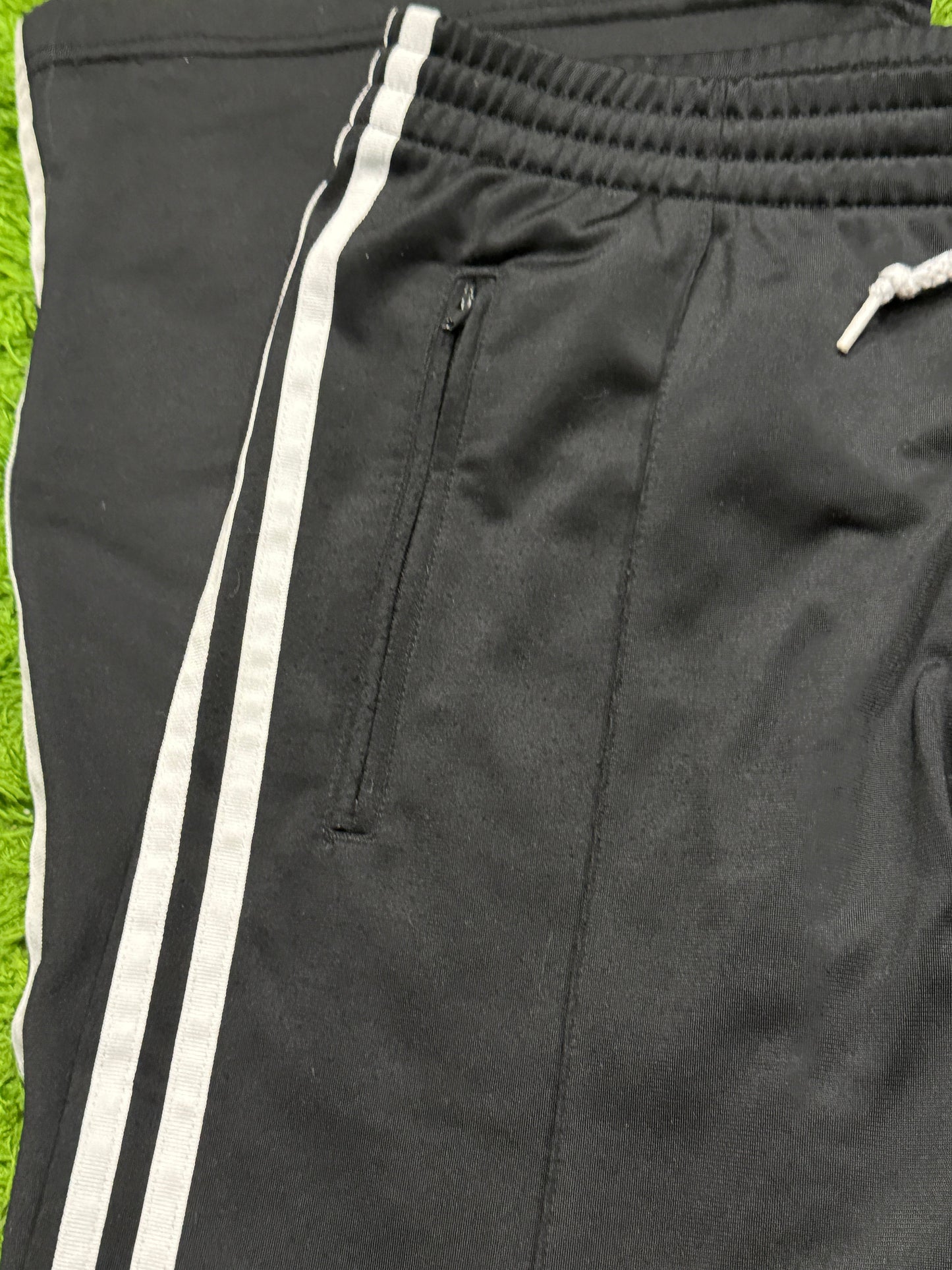 Spodnie dresowe czarne Adidas Originals Firebird dzwony