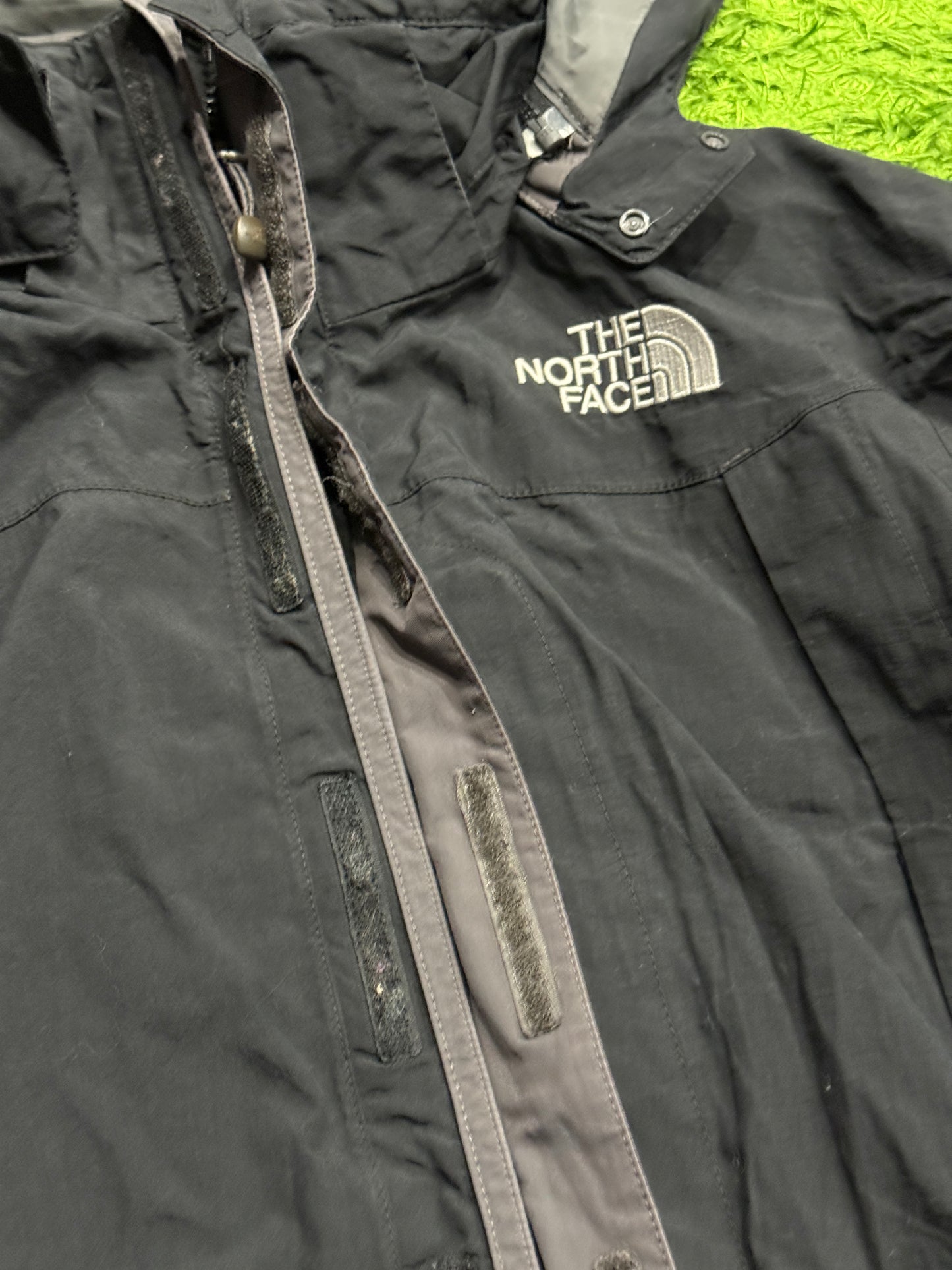 Kurtka czarna wiatrówka Thr North Face gore-tex