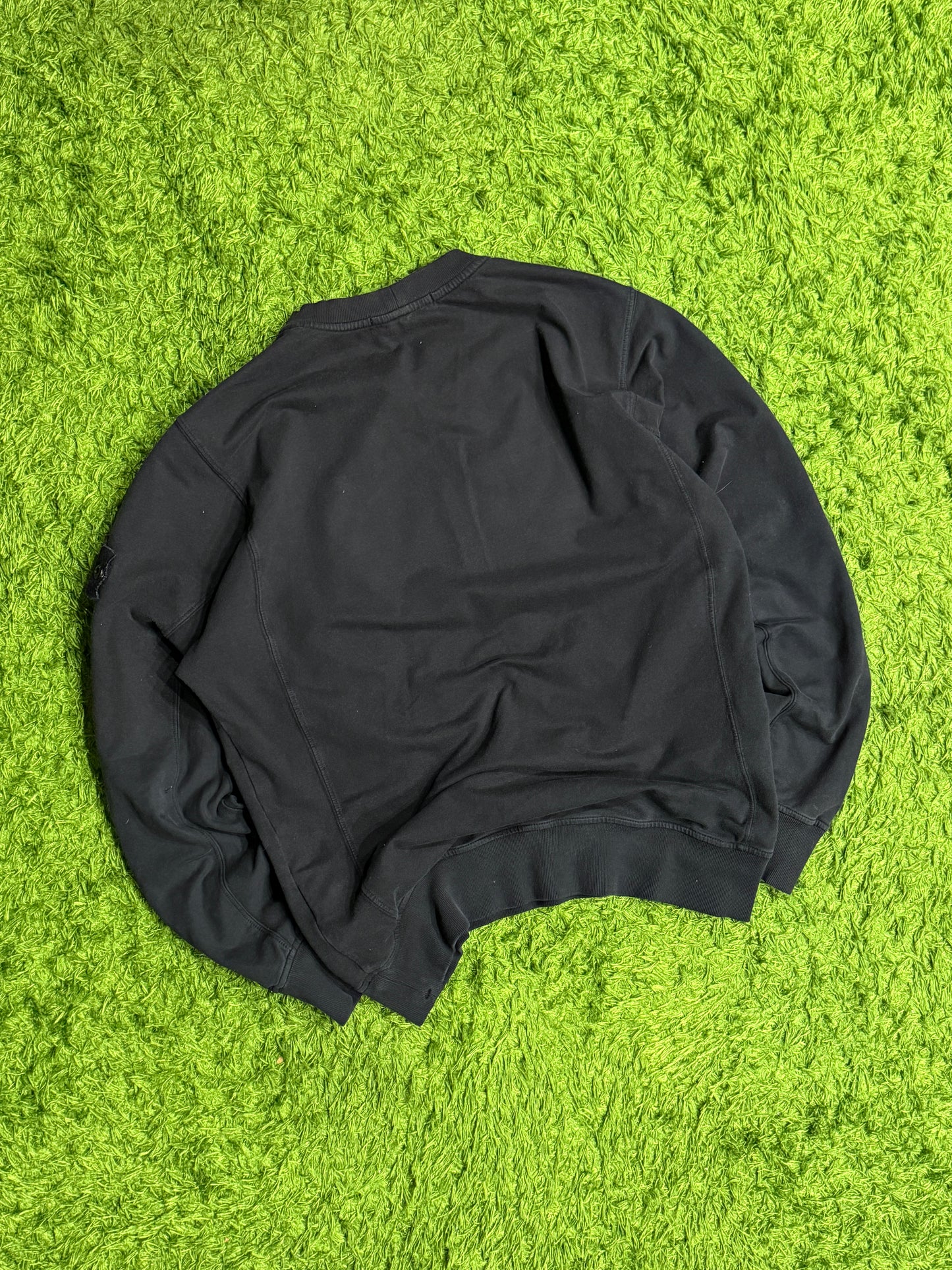 Czarna bluza Stone Island z patką